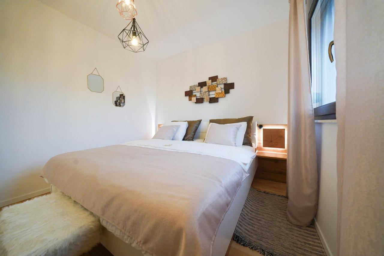 Villa Suncica Zadarvillas Sukošan Eksteriør billede